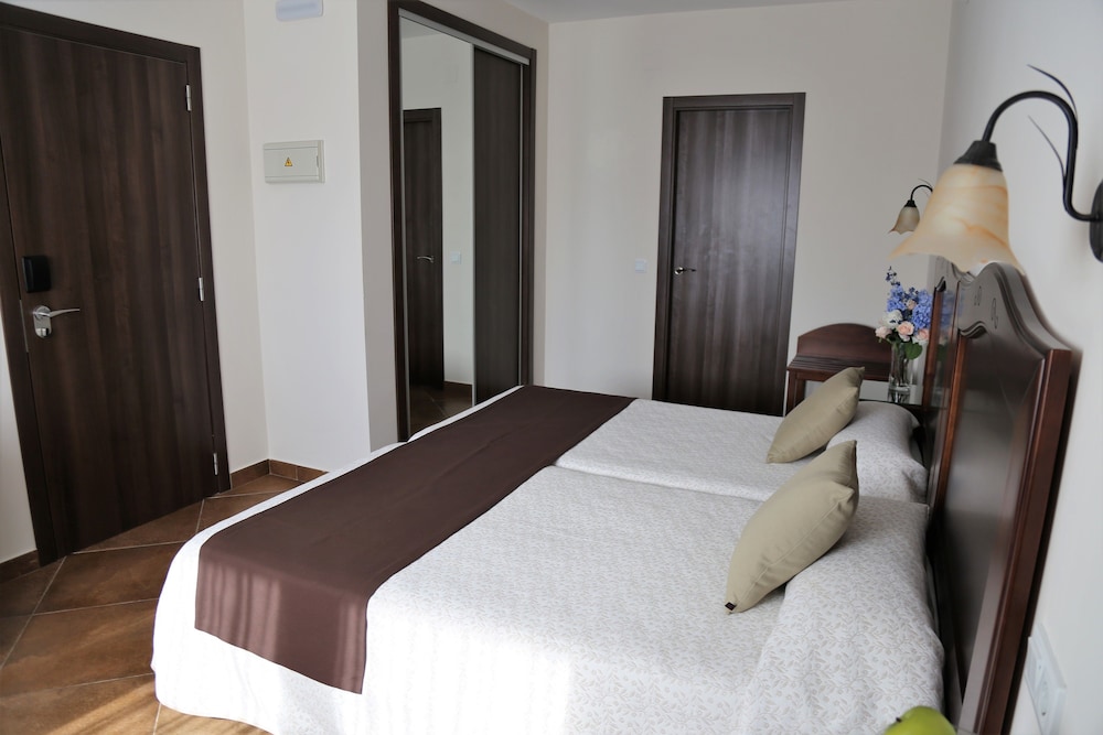 Hotel Arcos de Montemar 11/59