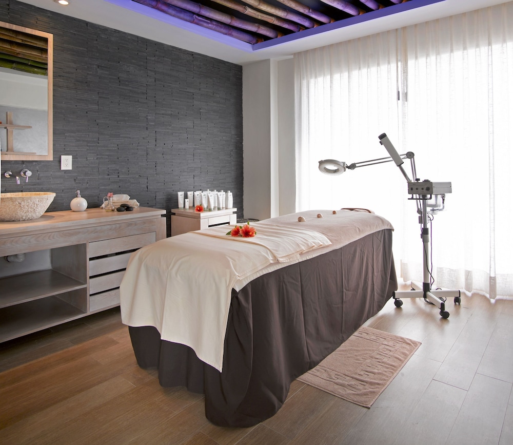 Family Selection At Grand Palladium Vallarta Resort Spa All Inclusive 13/50