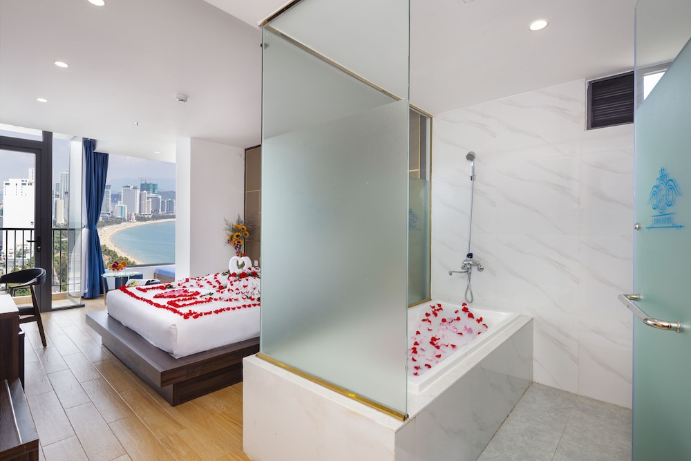 Crown Hotel Nha Trang 8/36