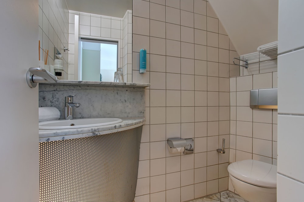 Premier Inn Cologne City Centre hotel 50/50