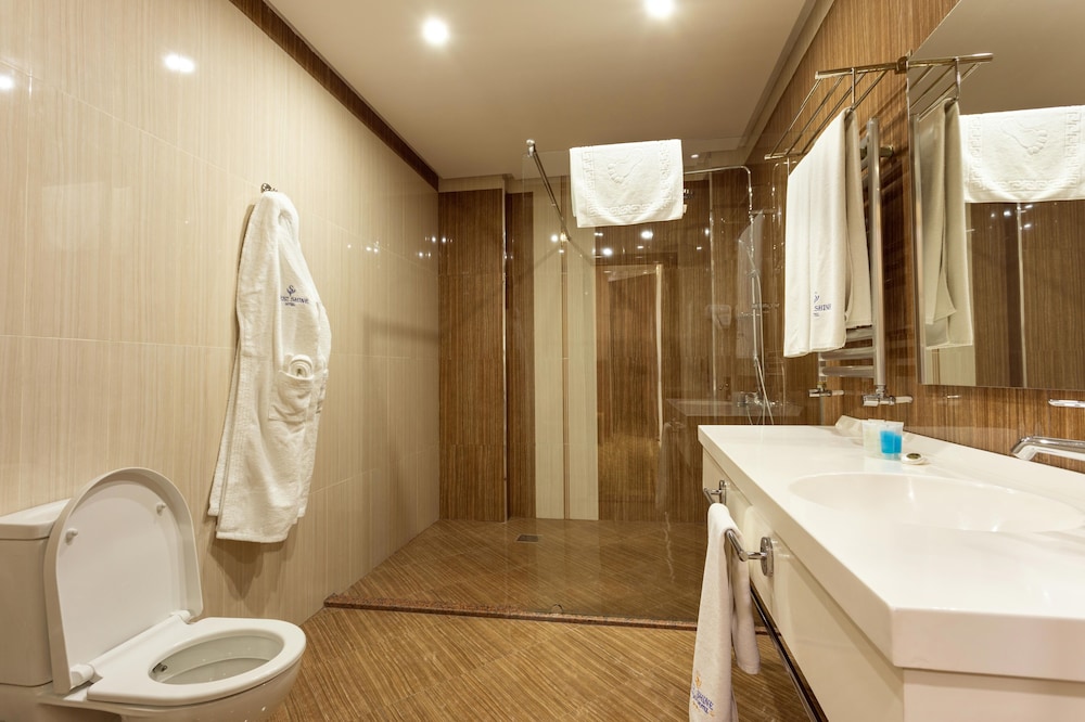West Shine Hotel 48/48