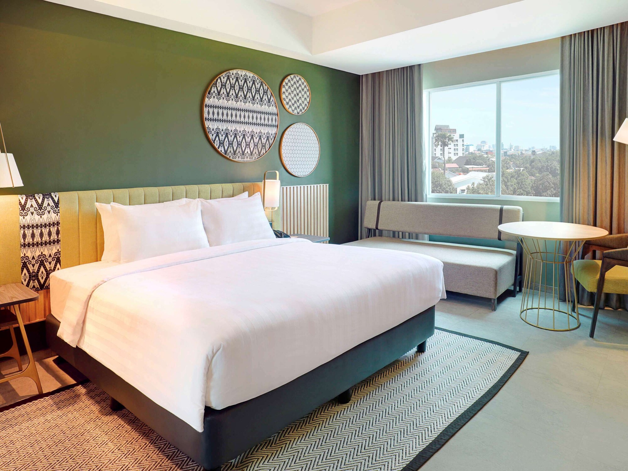 DELUXE, KING BED, SOFA