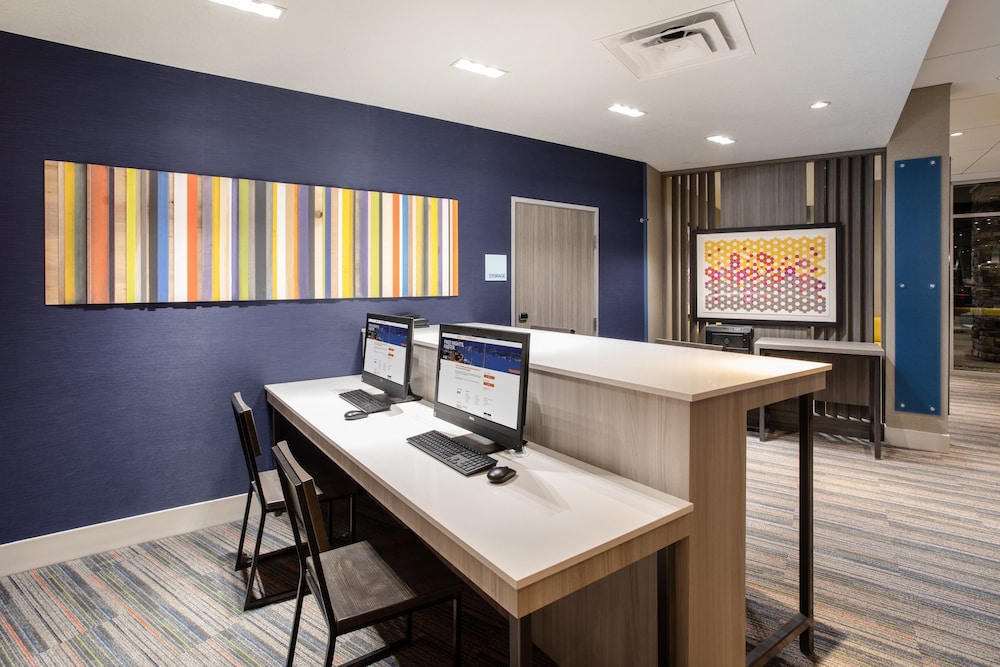 Holiday Inn Express And Suites Denver Ne Brighton 50/59