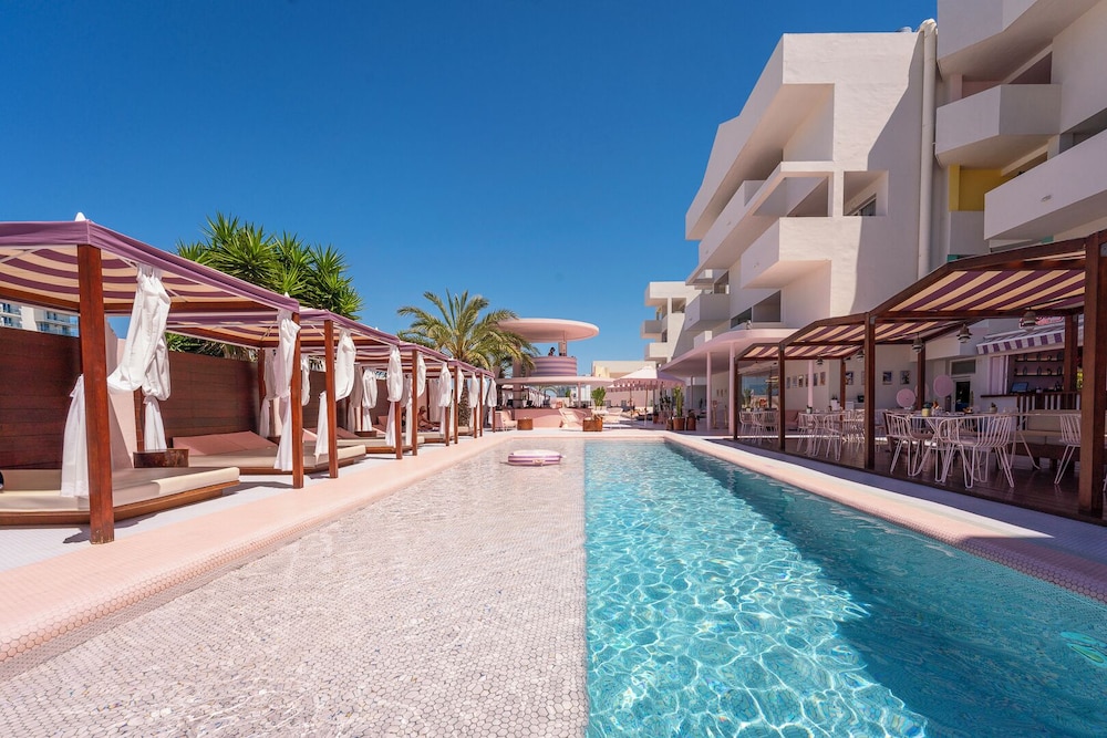 Paradiso Ibiza Art Hotel 69/72