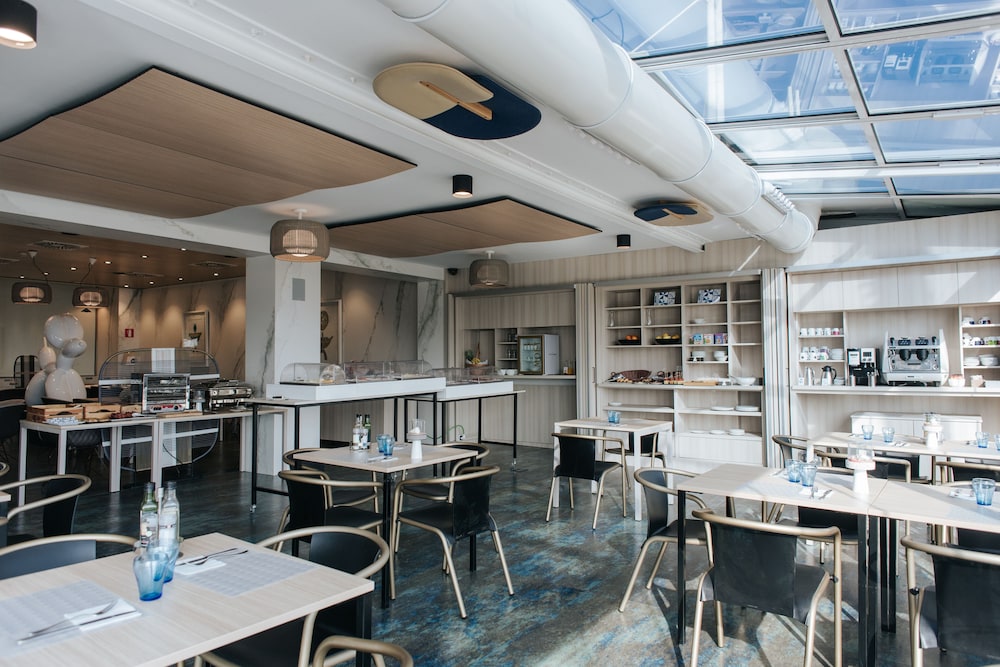 Hotel Neptuno Playa & Spa 38/50