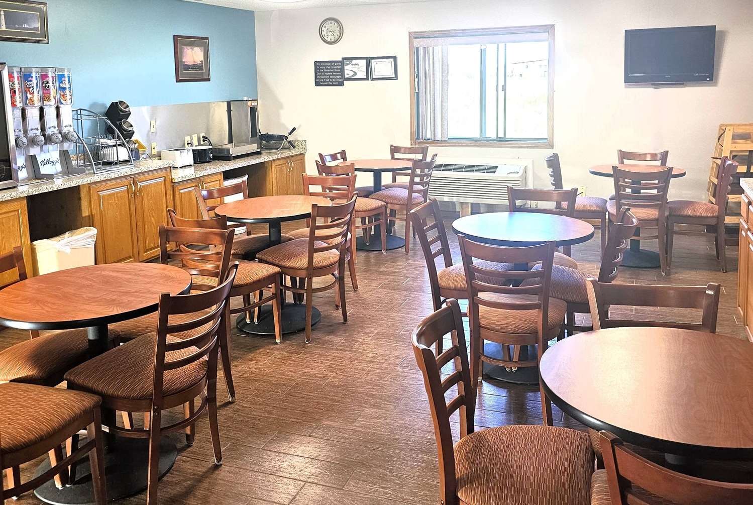 restaurant cafeteria
