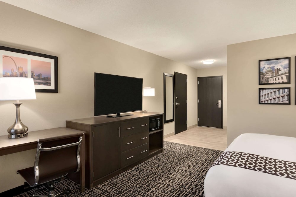 La Quinta Inn & Suites by Wyndham St Louis Route 66 24/47