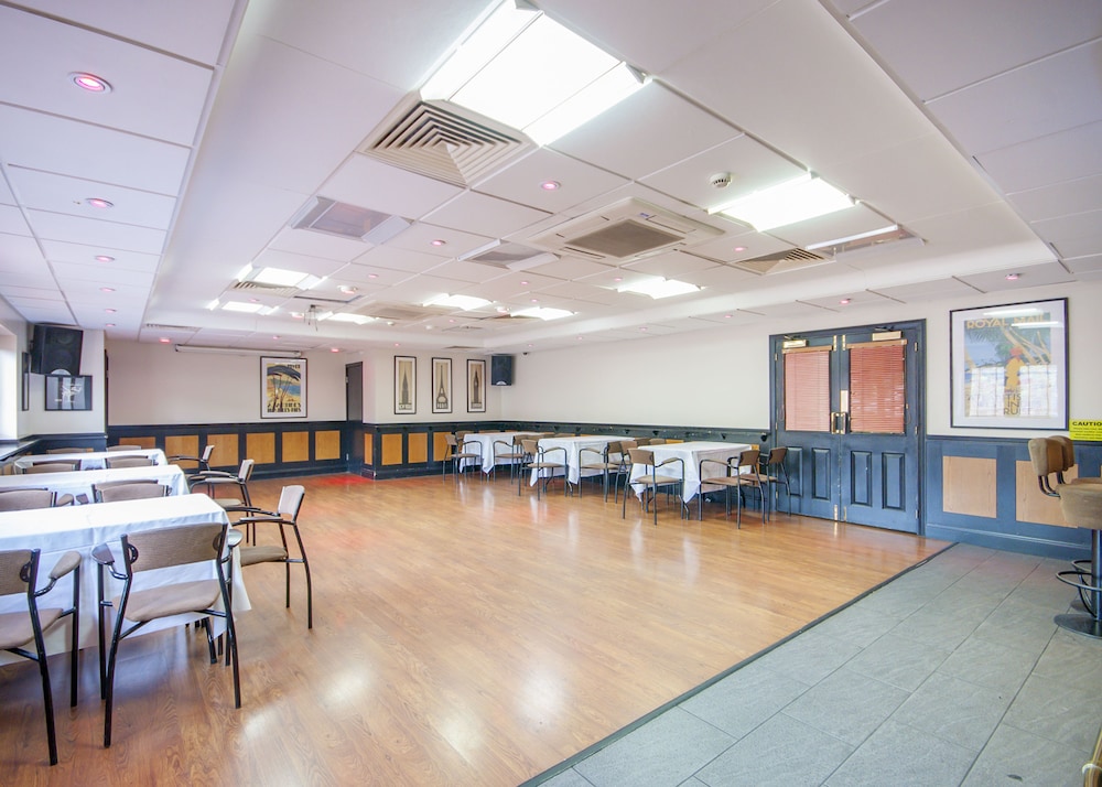 Staindrop Lodge Hotel 45/56
