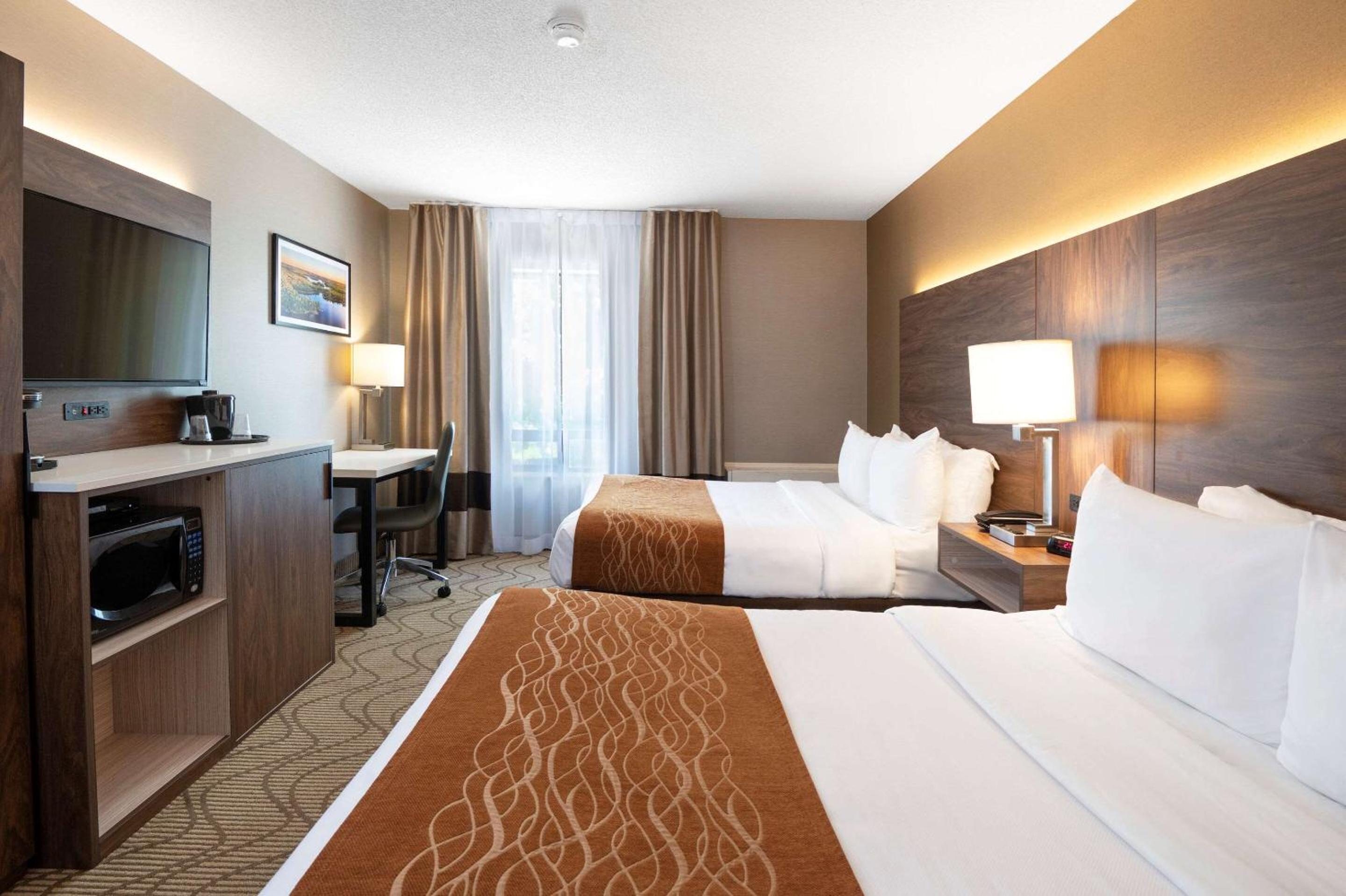 غرفة بسريرين مزدوجين في طابق مرتفع، Comfort Inn North Bay 4/7