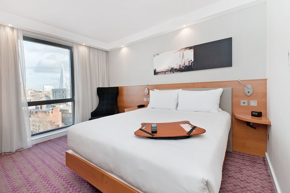 ROOM, QUEEN BED, CITY VIEW, ACCESSIBLE