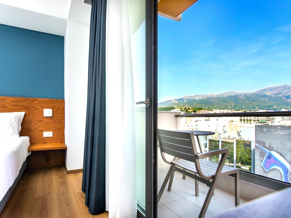Days City Suites 24/57