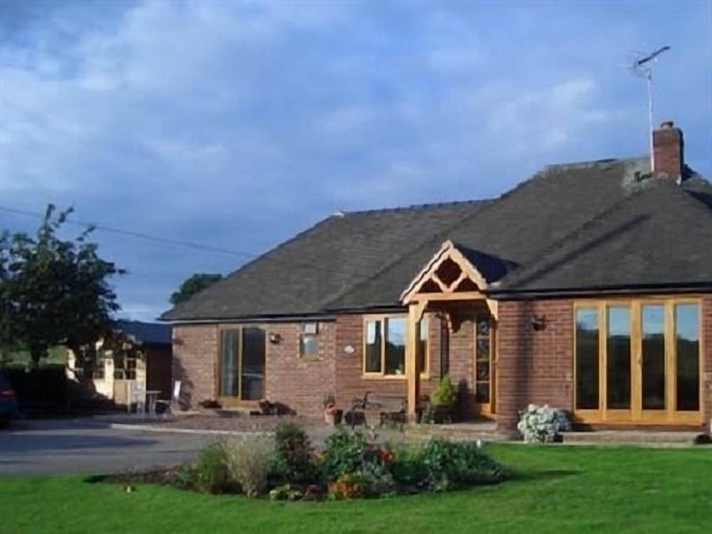 Quixhill Denstone - Exmoor B&amp;B 14/17