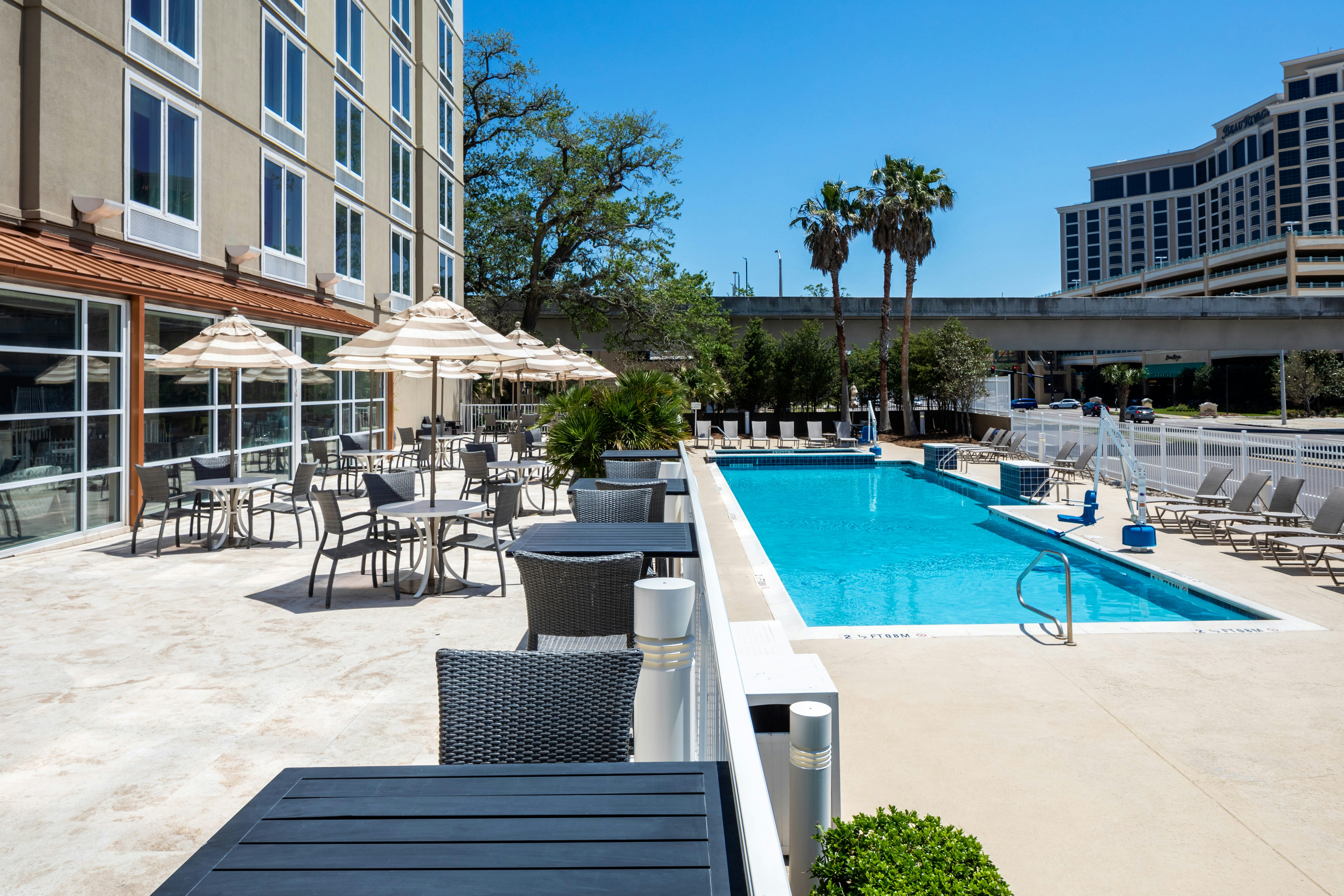 Doubletree By Hilton Hotel Biloxi 59/61