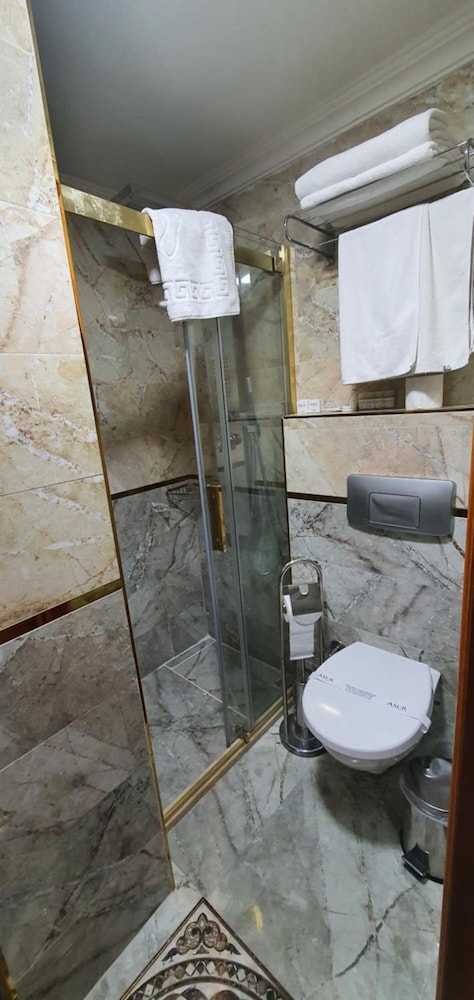 Asur Hotel 47/48