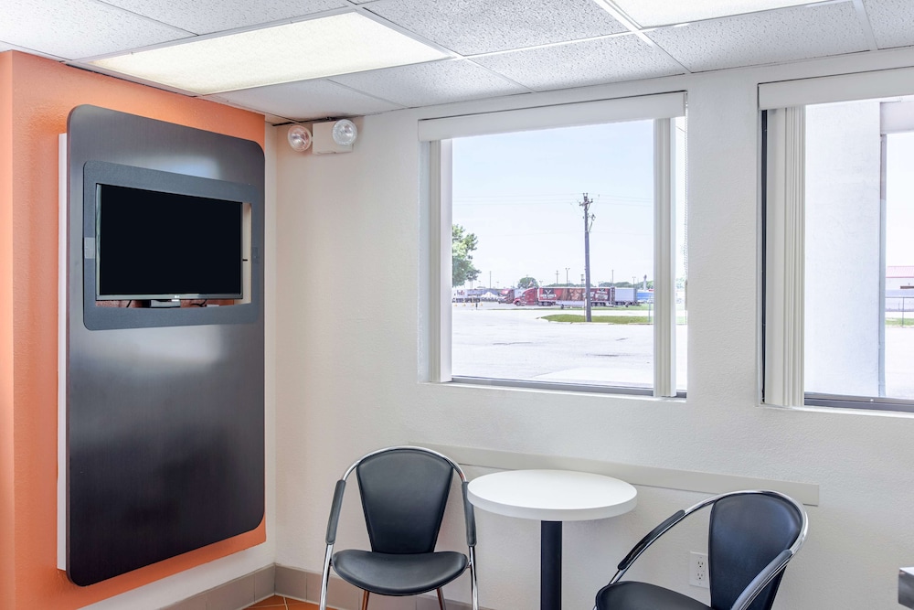Motel6 Council Bluffs, IA - Omaha East 54/68