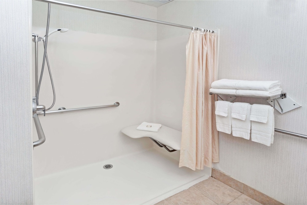 Red Lion Inn & Suites Elk Grove Village, IL 42/42