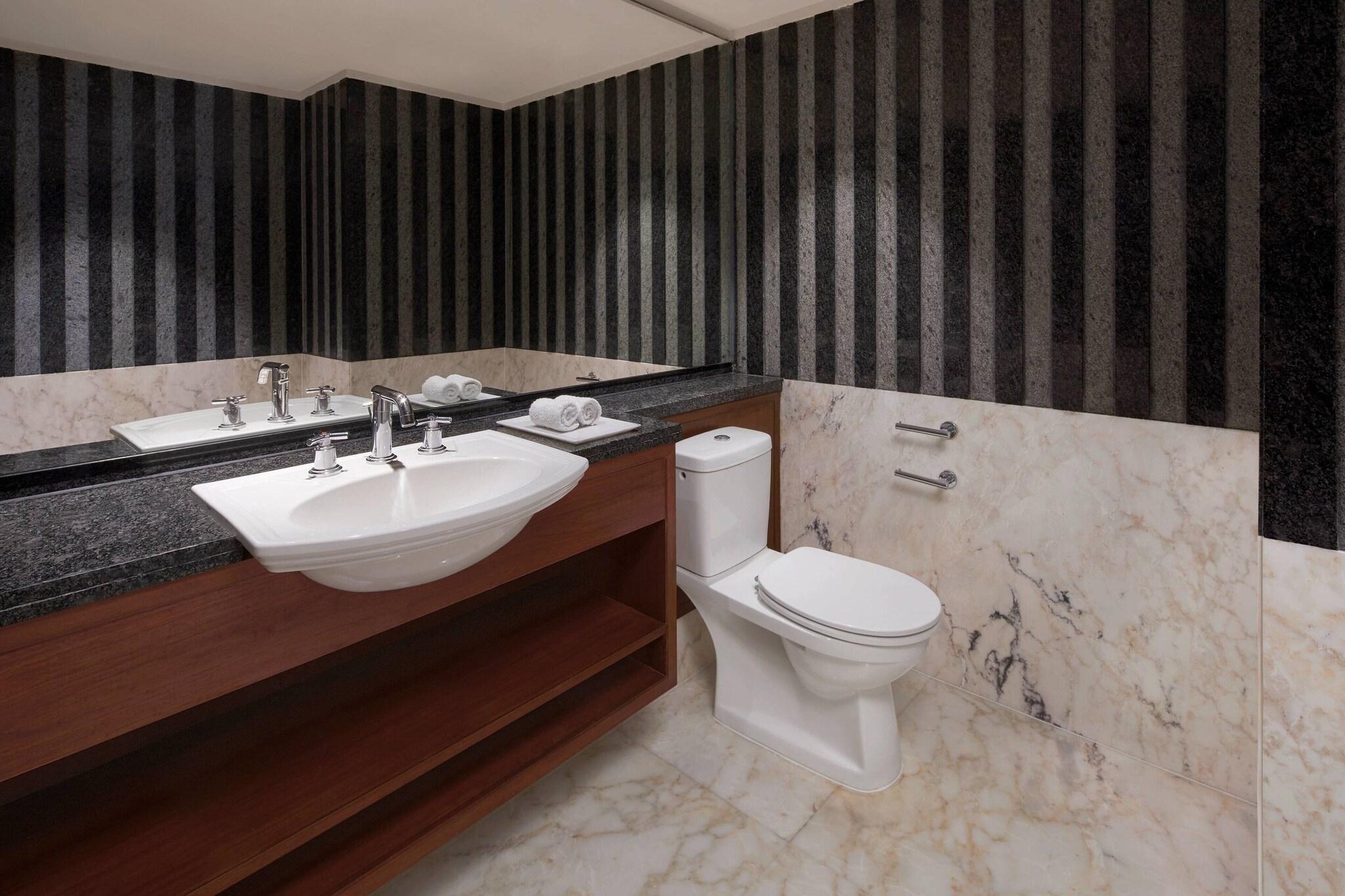 Suite, Smoking