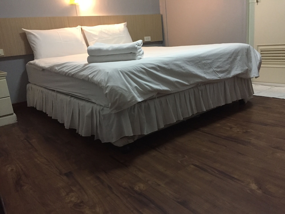 Nawaporn Place Guesthouse 10/29