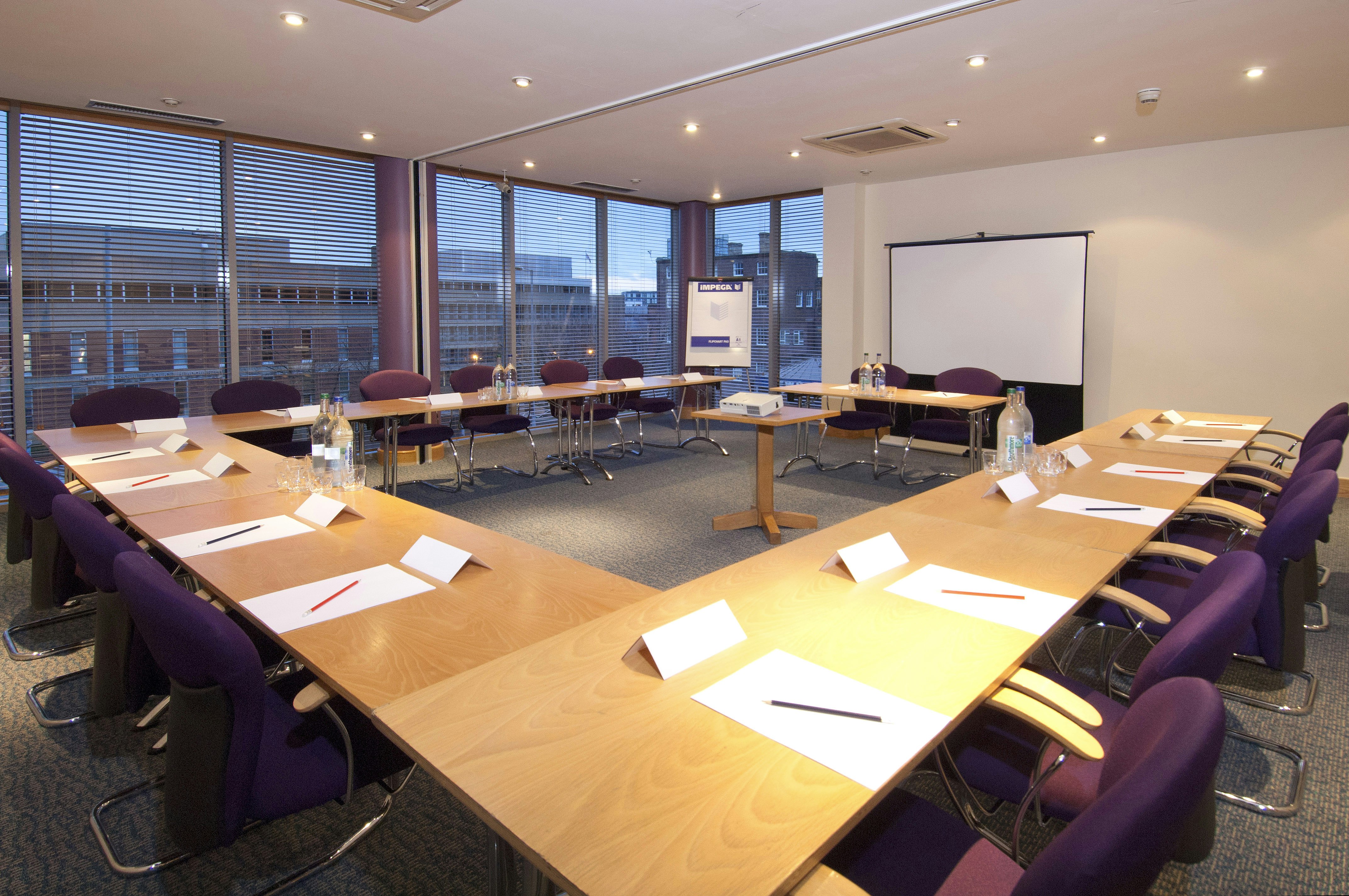 Premier Inn Sheffield City Centre (Angel Street) 43/49