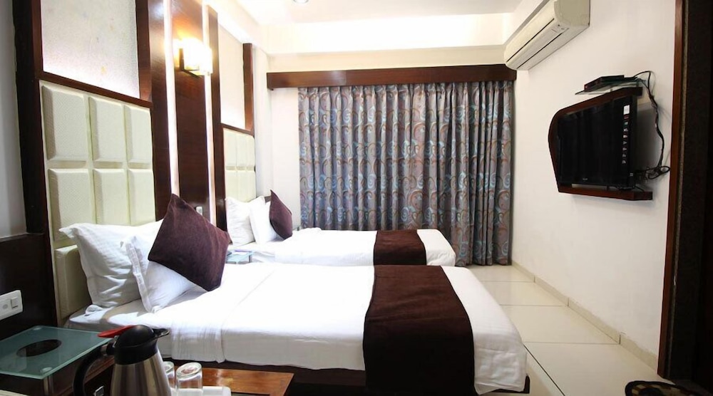 HOTEL ATITHI 12/18