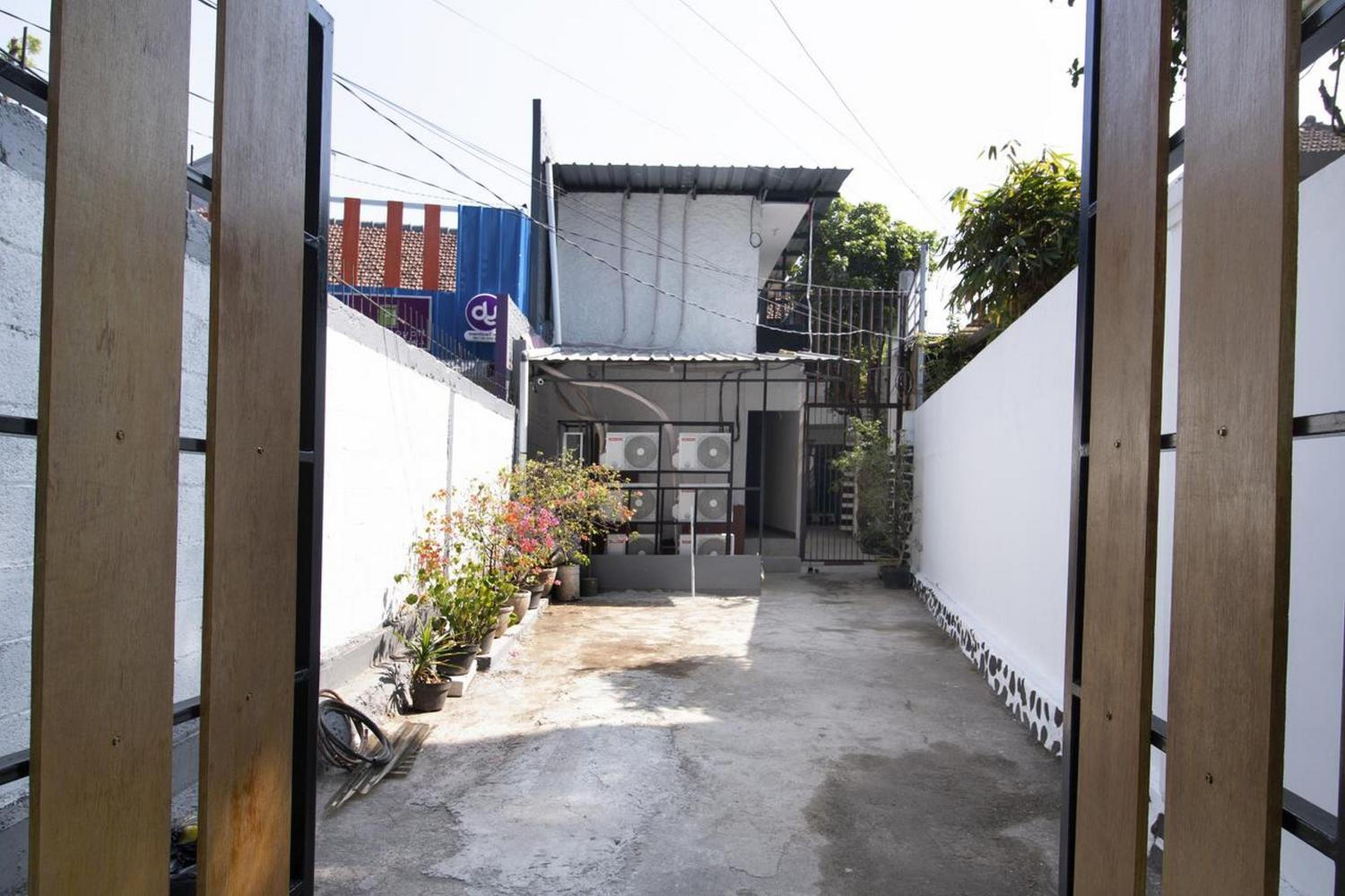 RedDoorz near Riau Junction Mall 2 9/19