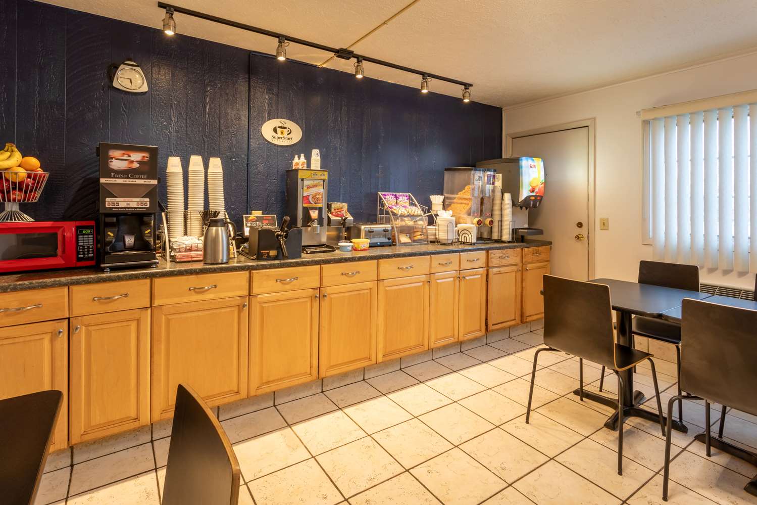 Super 8 by Wyndham Wooster 11/19