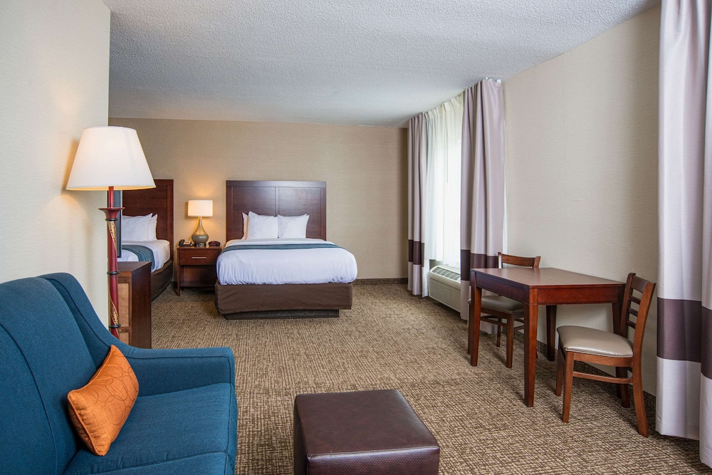 Comfort Inn Naugatuck-Shelton, CT 6/24