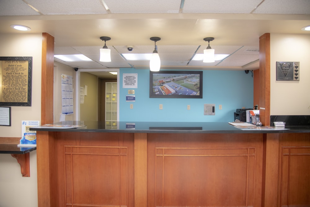 Howard Johnson By Wyndham Allentown Dorney Hotel Suites 7/36