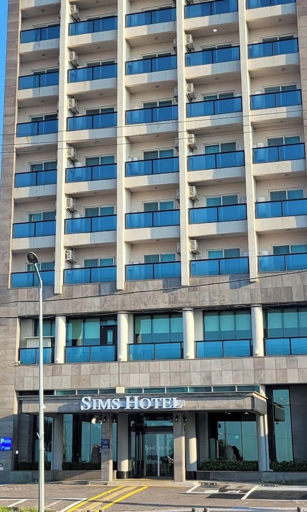 Sims Hotel 6/48