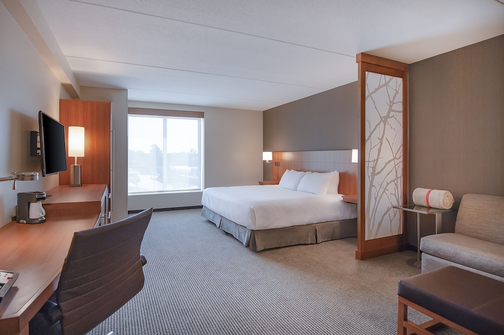 Hyatt Place Durham Southpoint 18/66