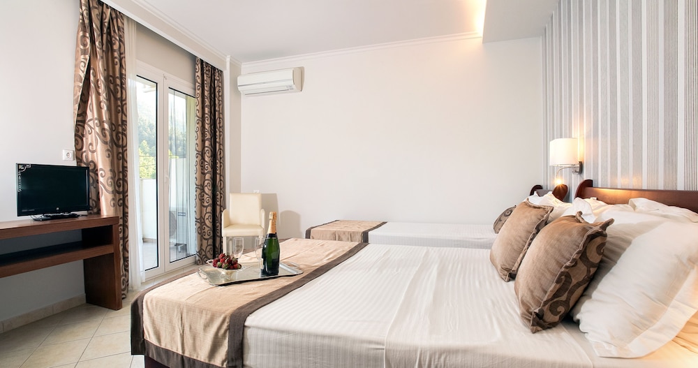 Electra Hotel 13/50