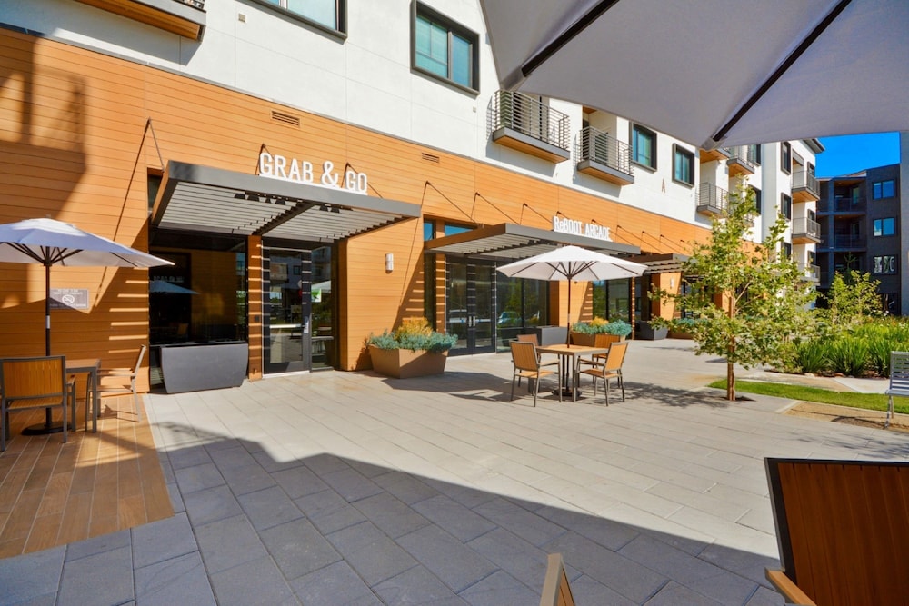 Bluebird Suites near Facebook HQ 3/45