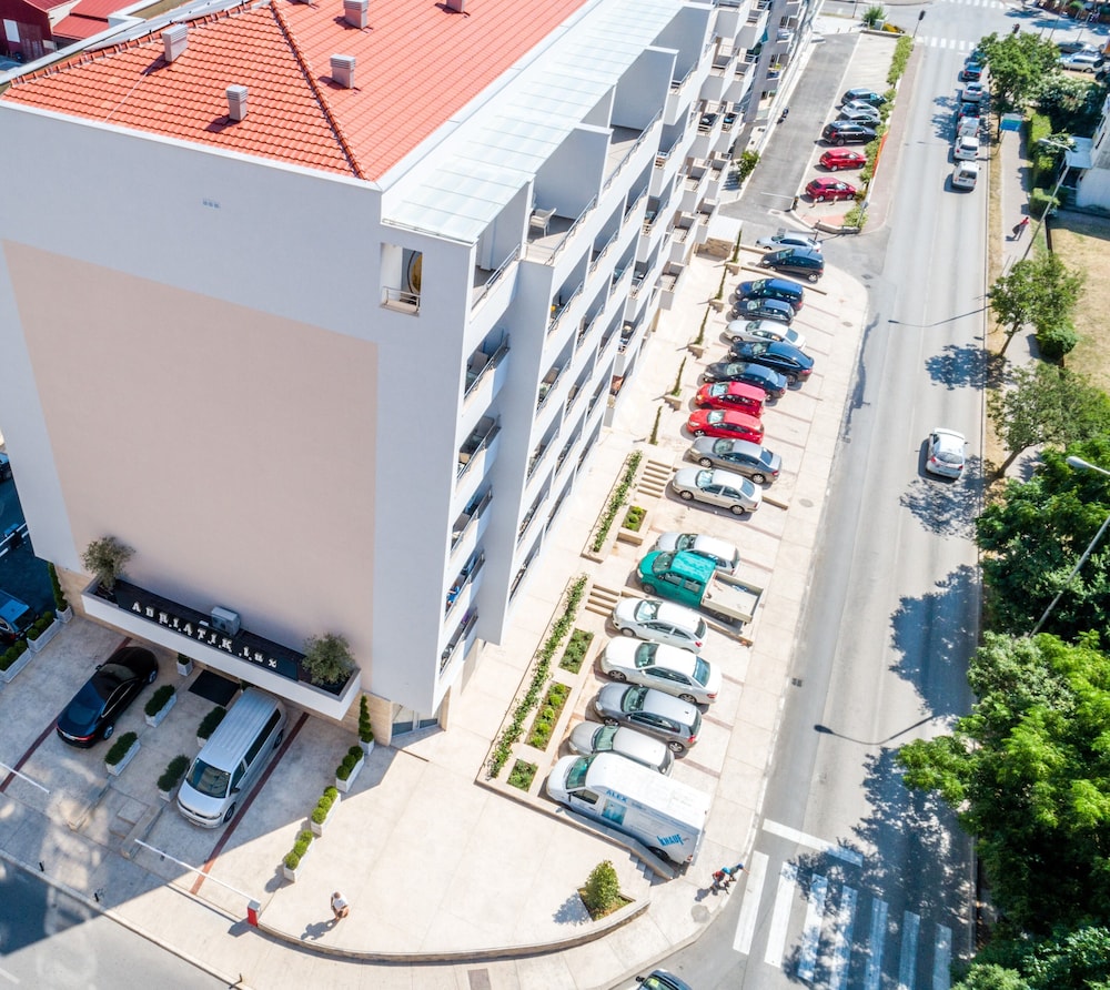 Adriatik Lux Apartments 1/36