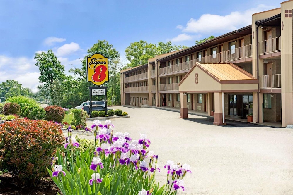 Super 8 By Wyndham Laurel, MD 4/26