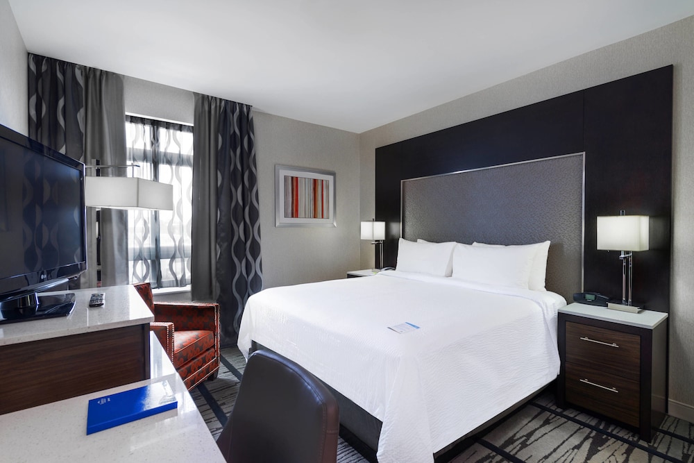 Fairfield Inn Suites Boston Cambridge 14/38