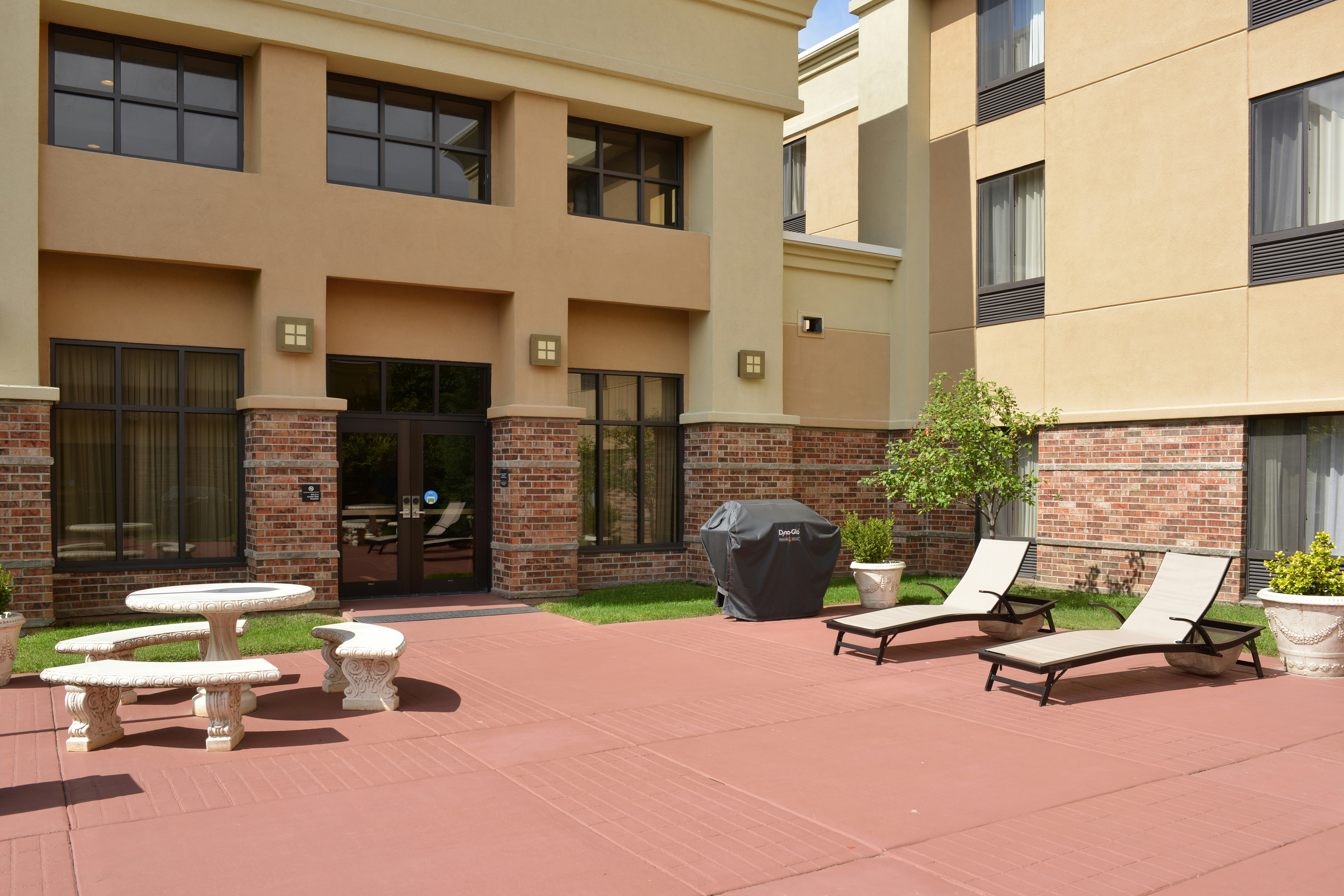 Hampton Inn and Suites Springfield 23/26