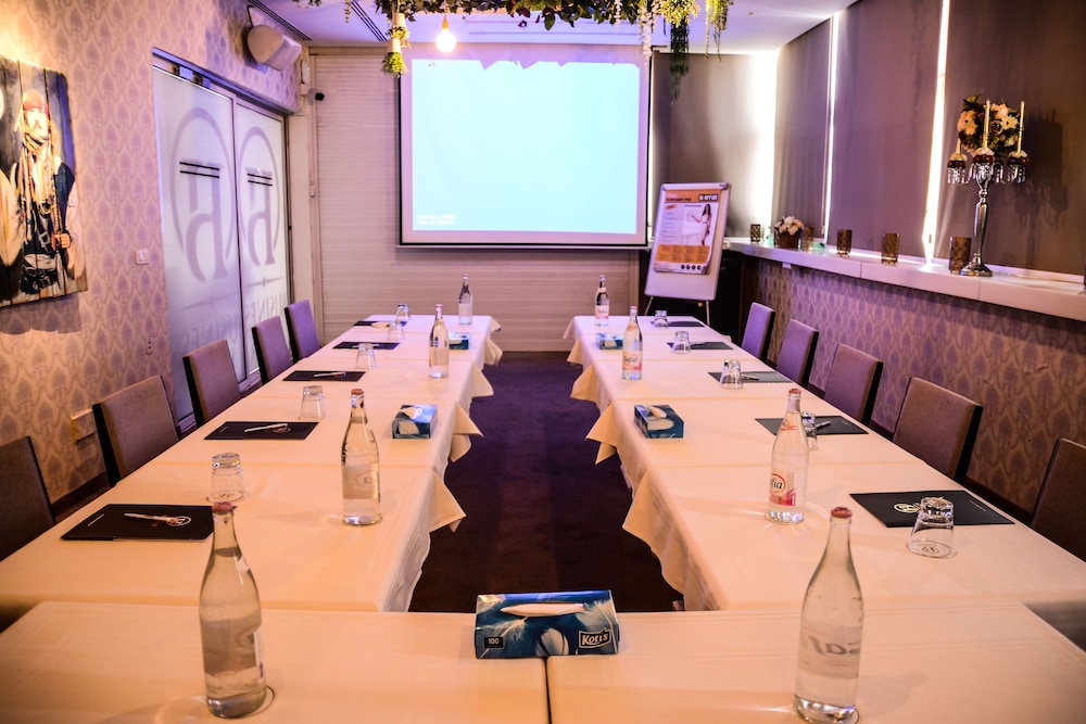 Business Hotel Tunis 56/63