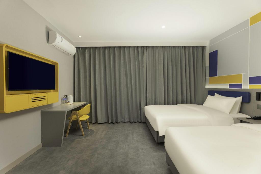 7 Days Inn (Suzhou Amusement Land Xinqu Commercial Street) 39/53