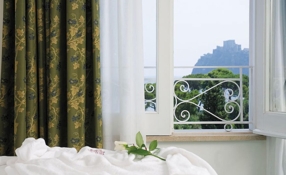 GRAND HOTEL IL MORESCO 33/72