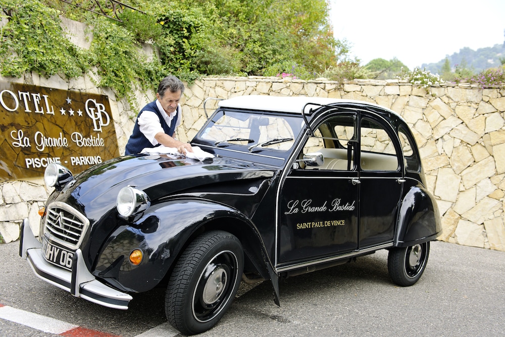 Hotel La Grande Bastide 64/75