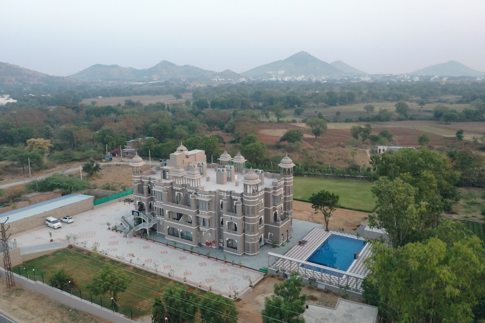 The Biletha Bagh 8/24