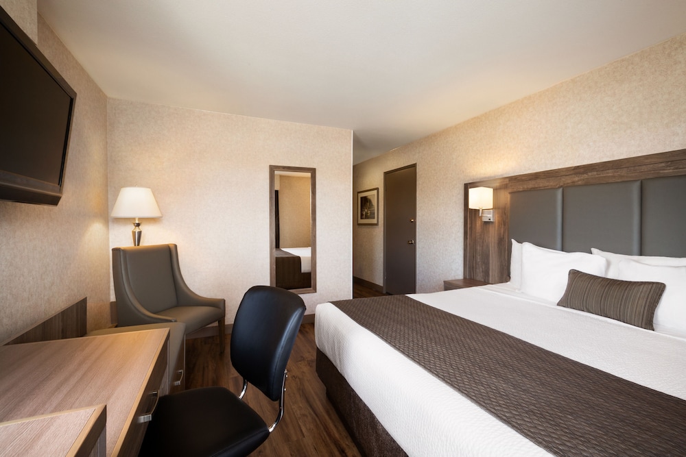 Days Inn by Wyndham Victoria On The Harbour 9/38