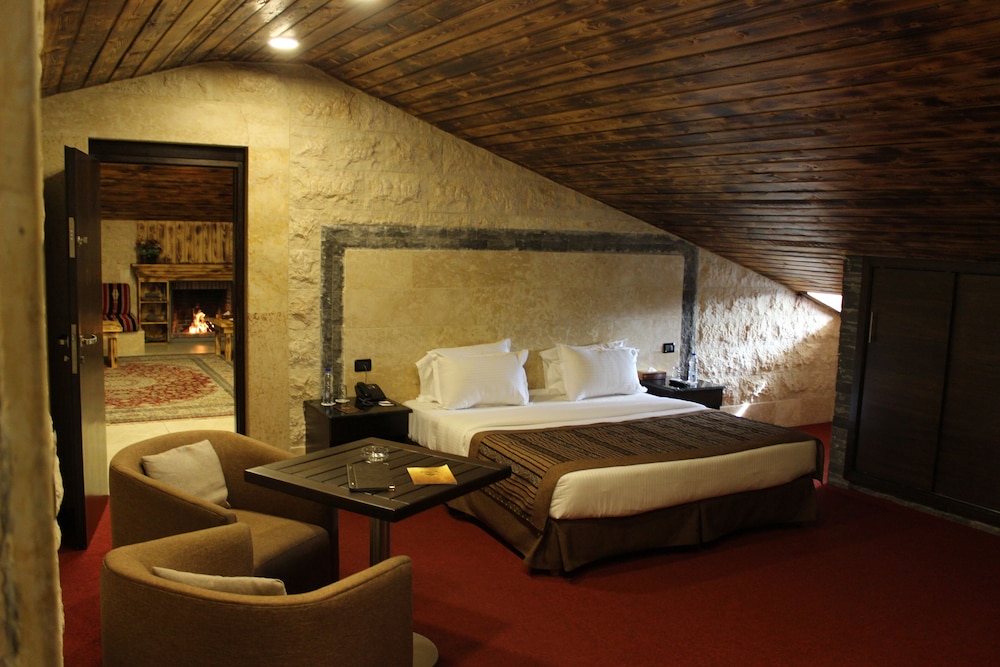 Reston Hotel, Jounieh 19/35