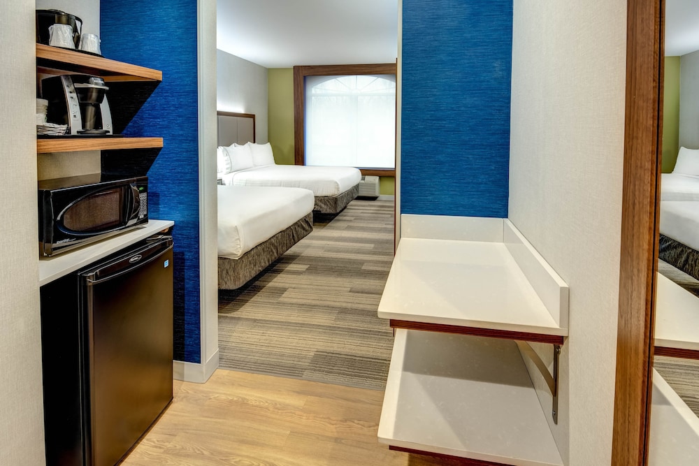 Holiday Inn Express Woodbridge 47/64