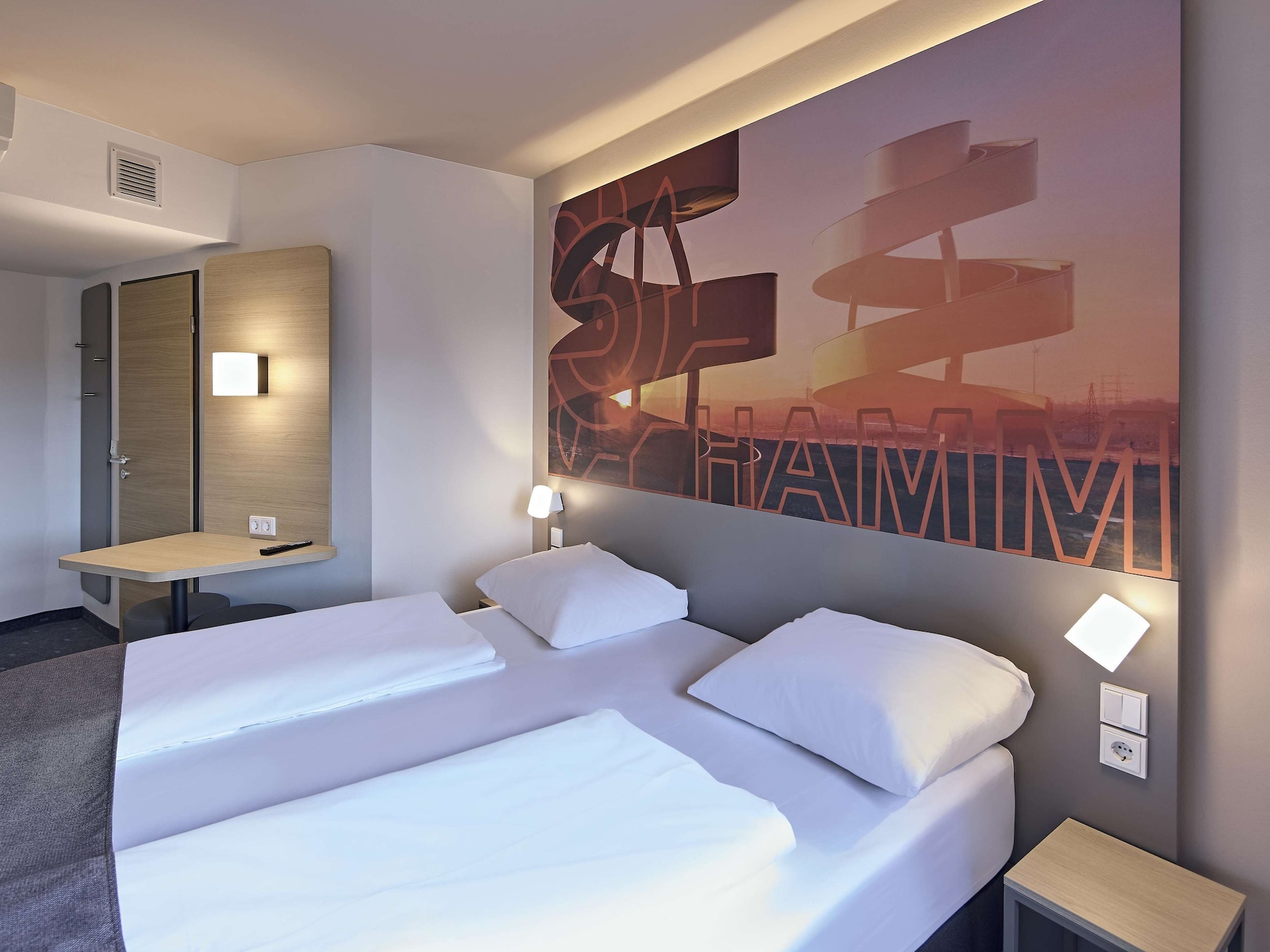 Room, Queen Bed