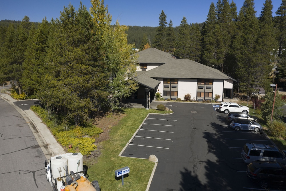 The Inn at Truckee 33/41