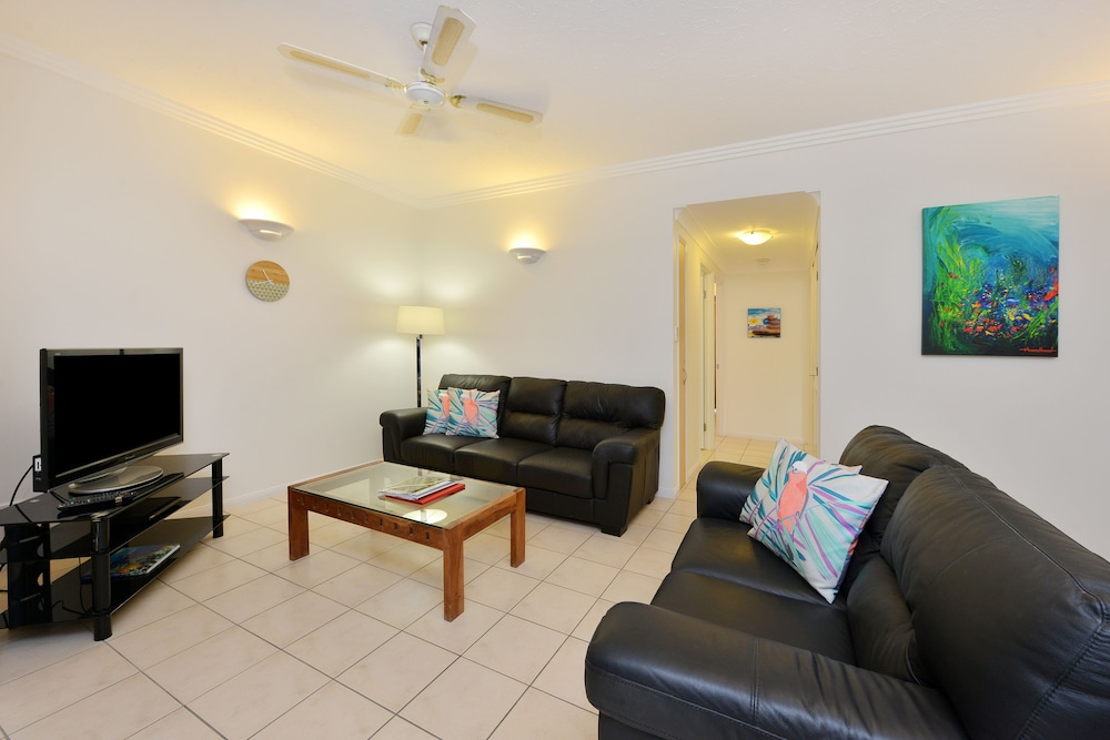 Central Plaza Port Douglas 40/63