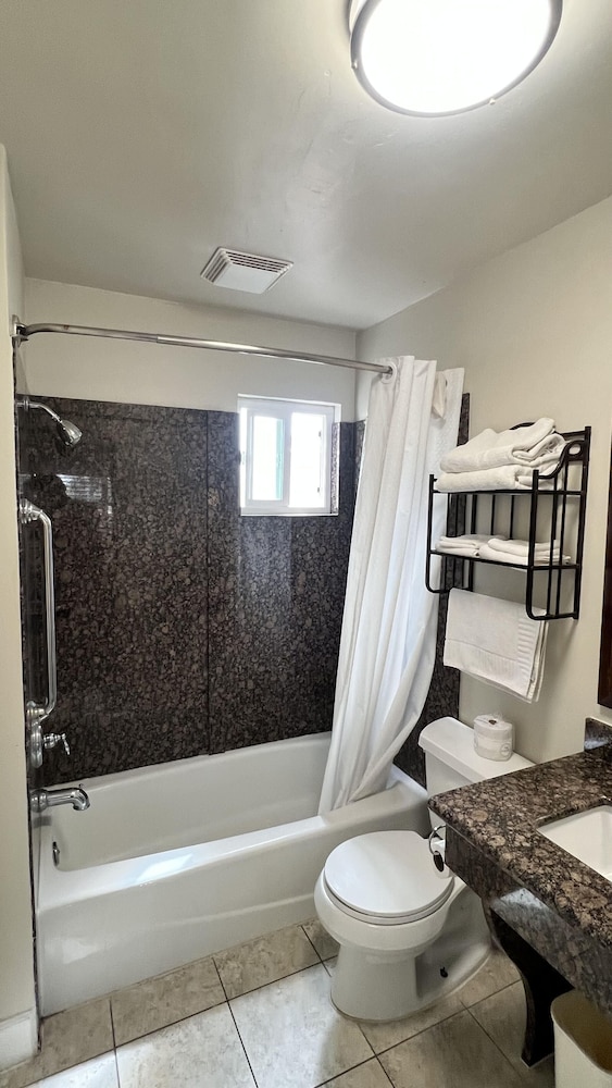Beachwalker Inn and Suites 49/50