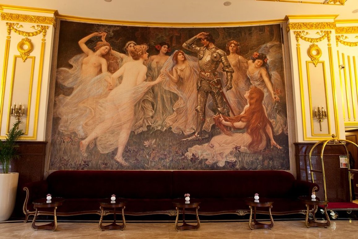 Moskva Hotel 5/21