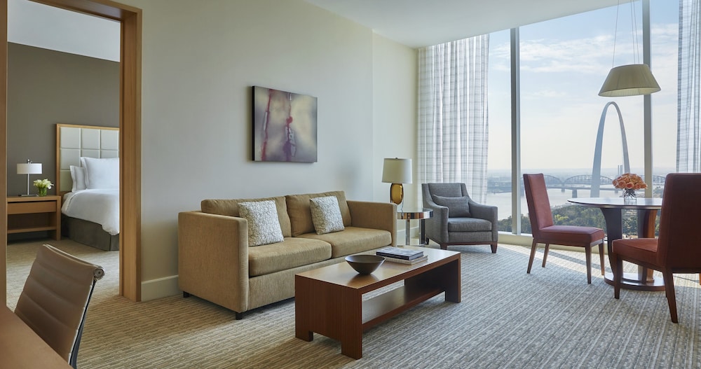 Four Seasons Hotel St. Louis 53/79